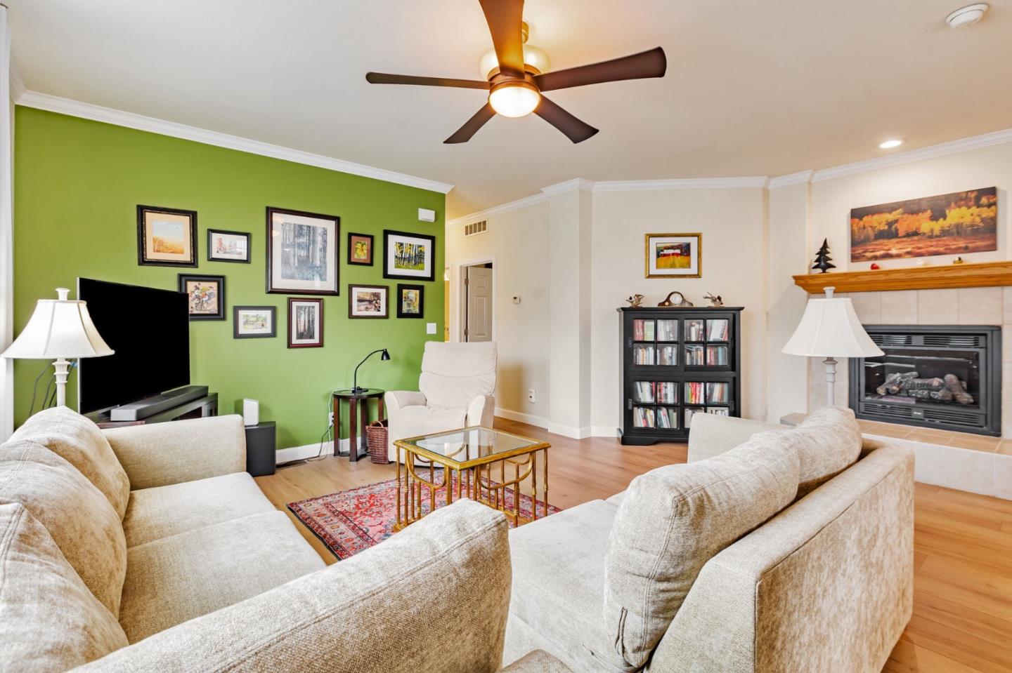 Detail Gallery Image 8 of 44 For 1111 Morse Ave #220,  Sunnyvale,  CA 94089 - 3 Beds | 2 Baths