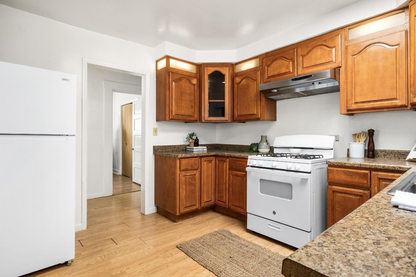 Detail Gallery Image 11 of 24 For 208 Coulson Ave, Santa Cruz,  CA 95060 - 4 Beds | 2 Baths