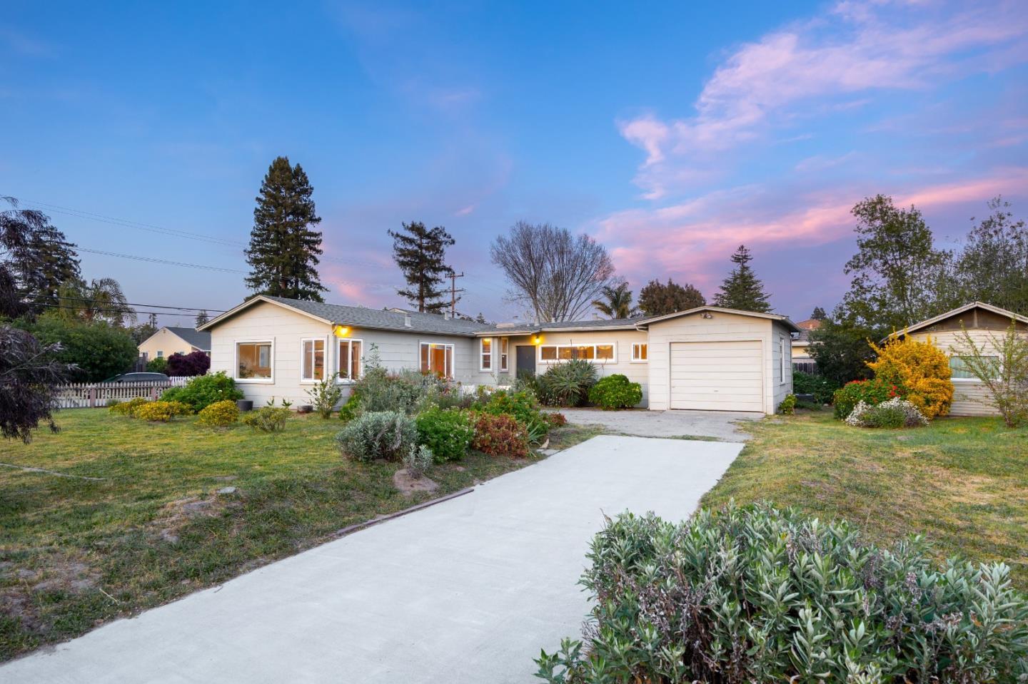 Detail Gallery Image 4 of 24 For 208 Coulson Ave, Santa Cruz,  CA 95060 - 4 Beds | 2 Baths