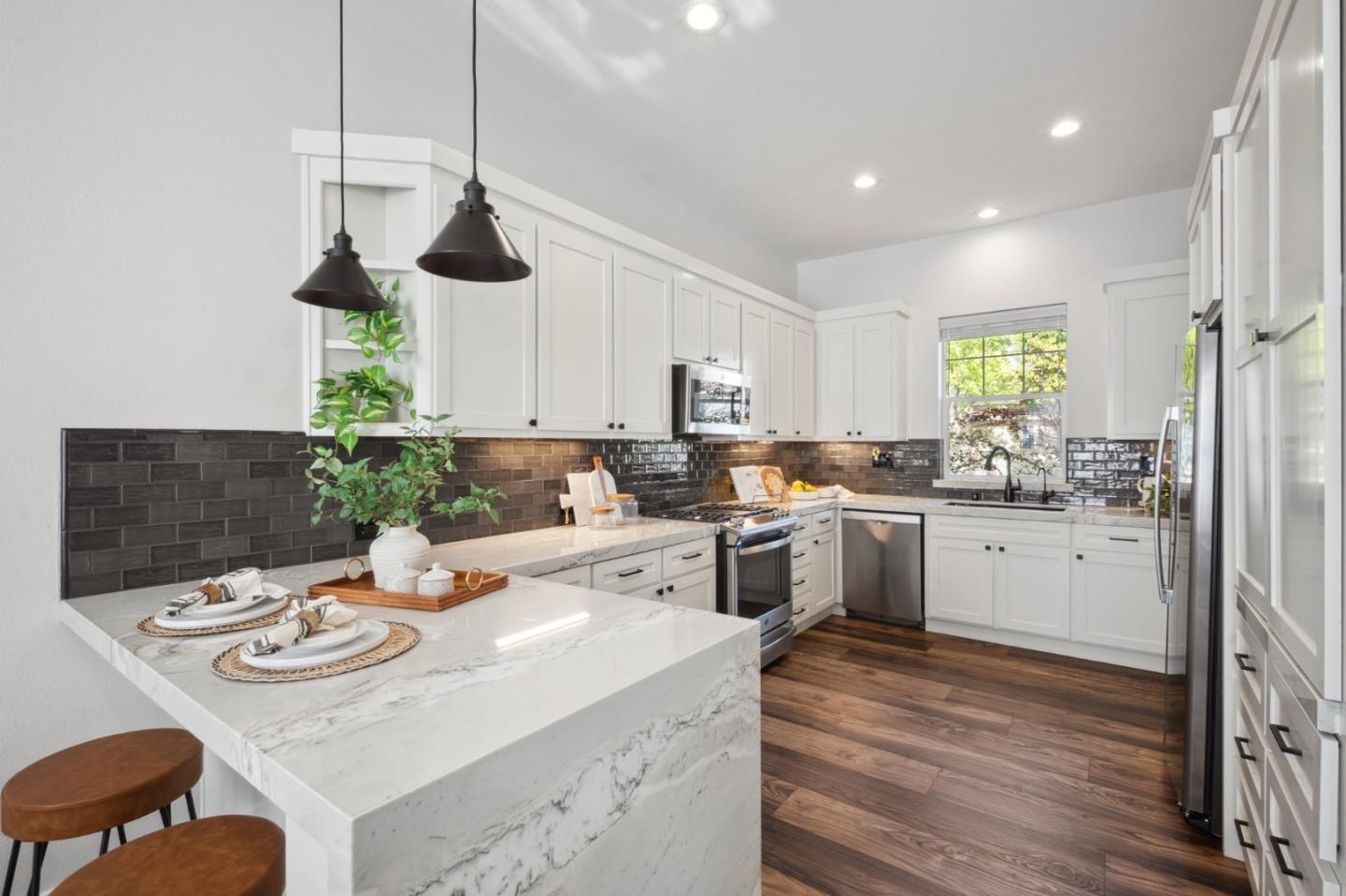Detail Gallery Image 12 of 55 For 7531 Edinburgh Way, Gilroy,  CA 95020 - 4 Beds | 3/1 Baths