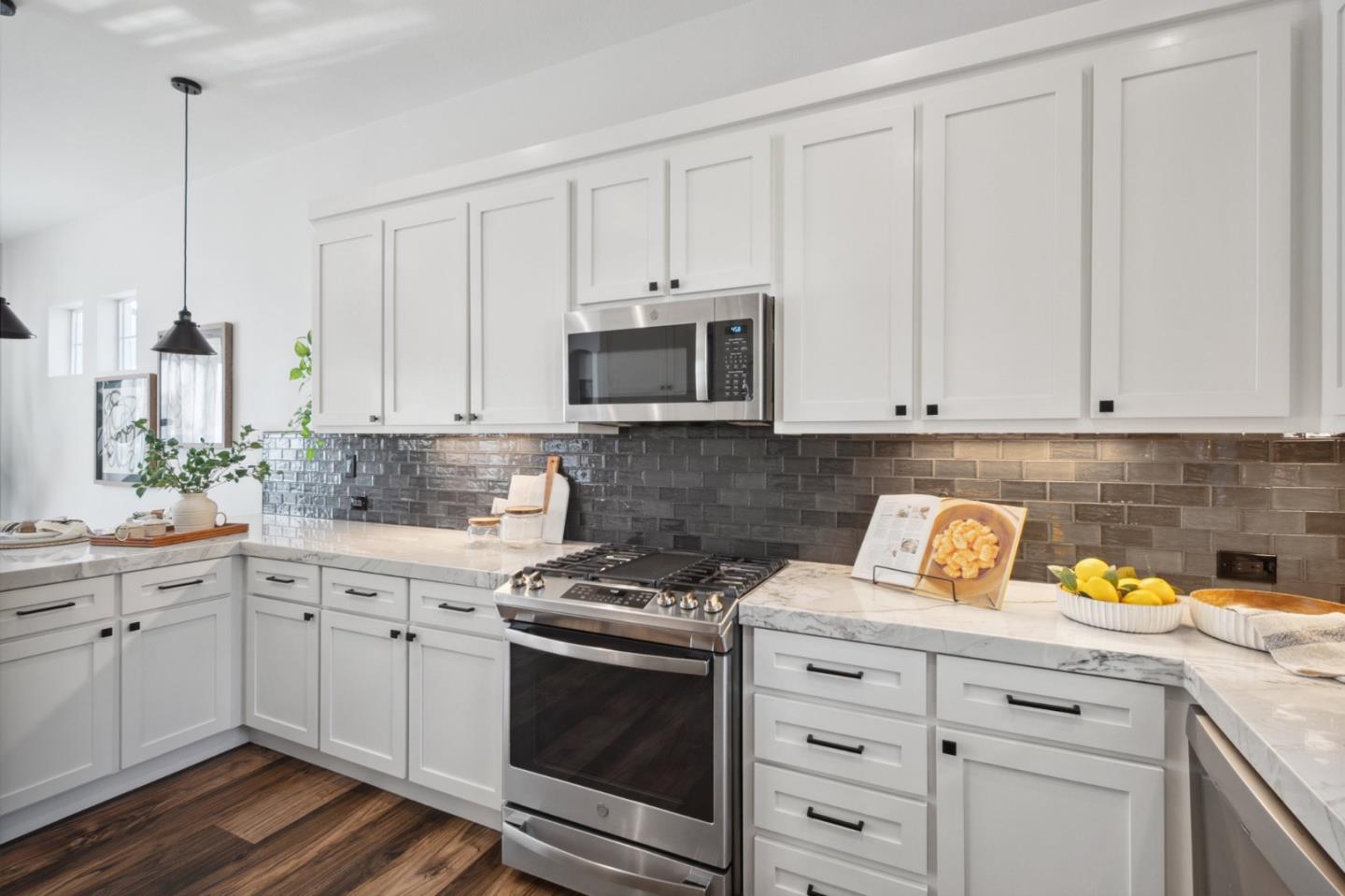 Detail Gallery Image 14 of 55 For 7531 Edinburgh Way, Gilroy,  CA 95020 - 4 Beds | 3/1 Baths
