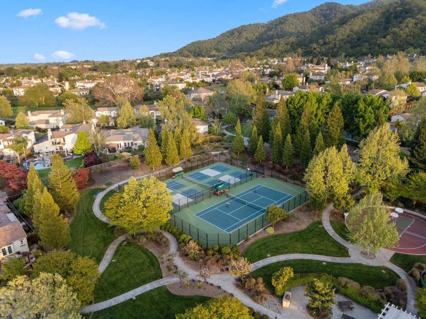 Detail Gallery Image 52 of 55 For 7531 Edinburgh Way, Gilroy,  CA 95020 - 4 Beds | 3/1 Baths