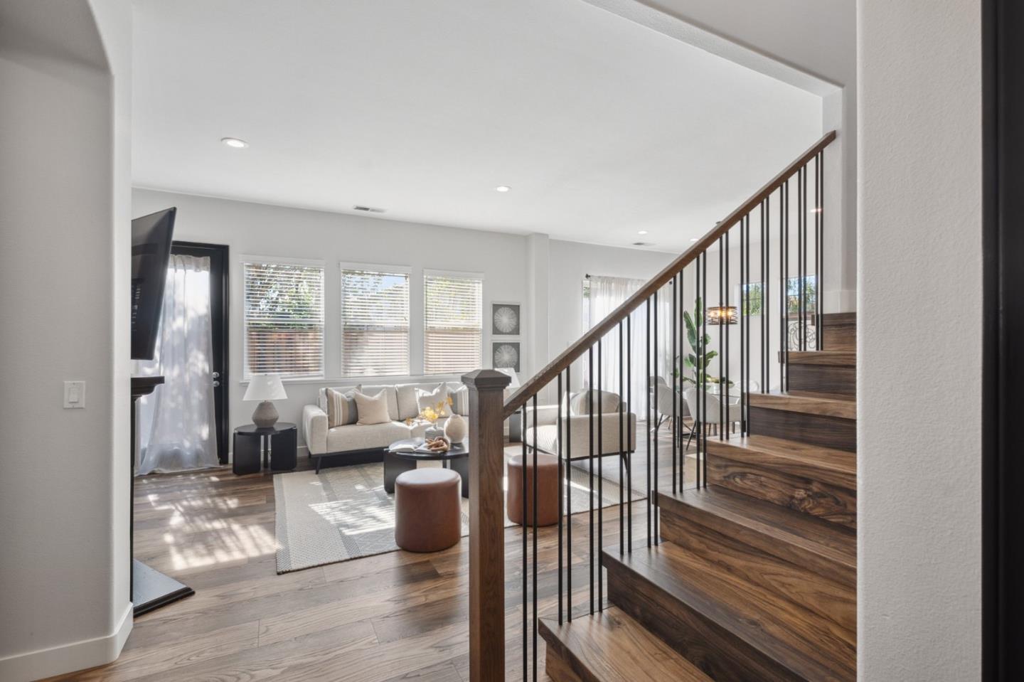 Detail Gallery Image 6 of 55 For 7531 Edinburgh Way, Gilroy,  CA 95020 - 4 Beds | 3/1 Baths