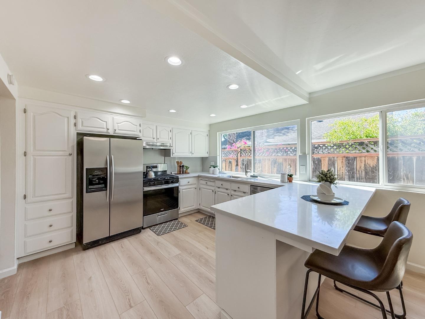 Detail Gallery Image 15 of 38 For 6137 Ashburton Dr, San Jose,  CA 95123 - 4 Beds | 3 Baths