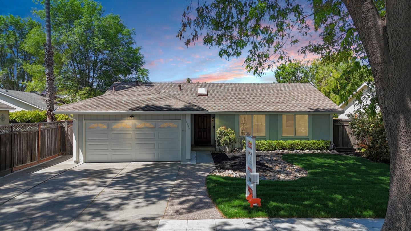 Detail Gallery Image 2 of 38 For 6137 Ashburton Dr, San Jose,  CA 95123 - 4 Beds | 3 Baths