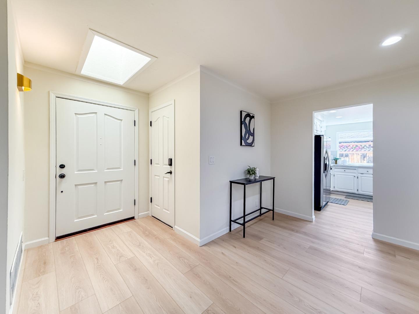 Detail Gallery Image 5 of 38 For 6137 Ashburton Dr, San Jose,  CA 95123 - 4 Beds | 3 Baths