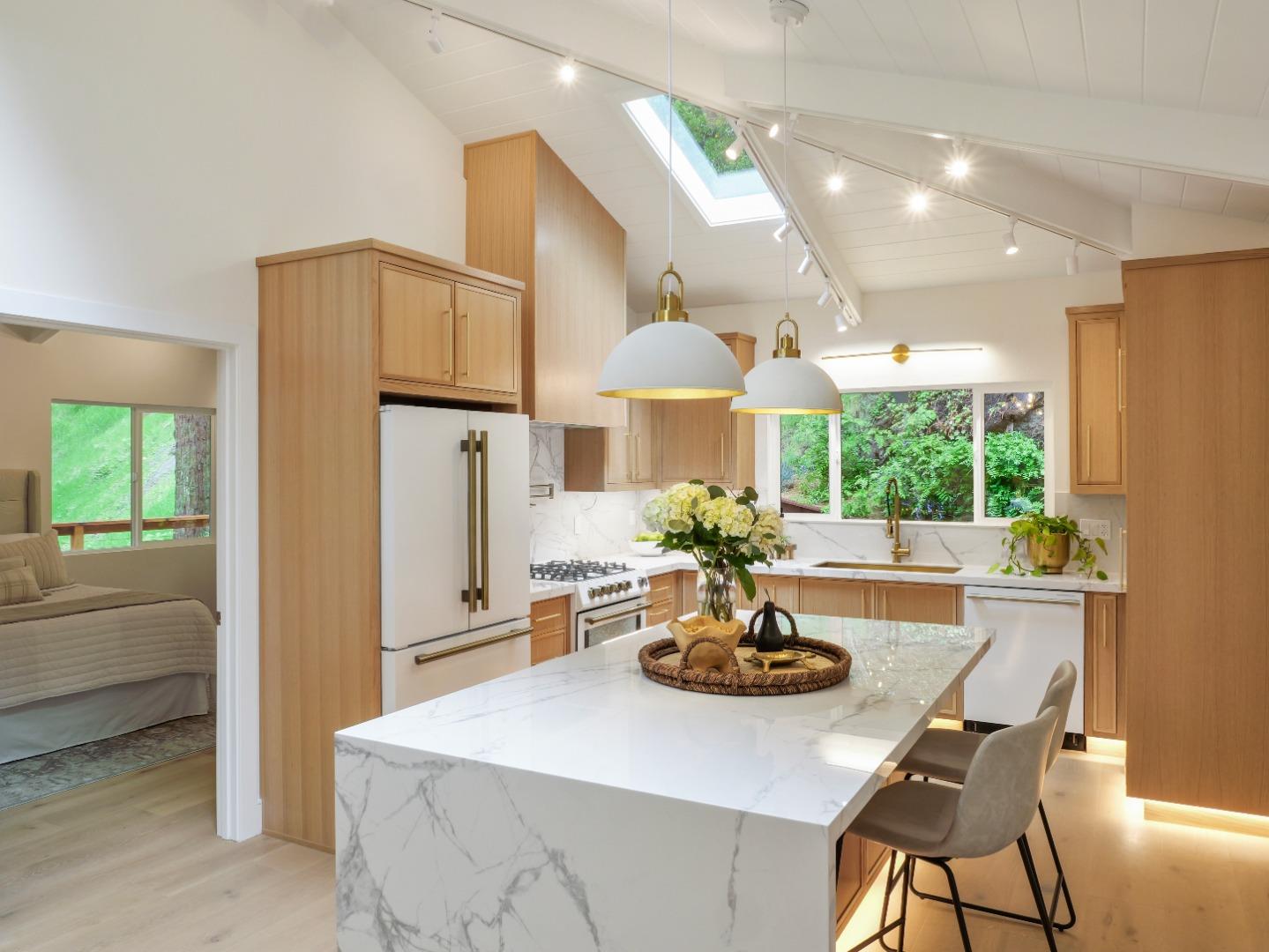 Detail Gallery Image 7 of 23 For 4808 Glen Haven Rd, Soquel,  CA 95073 - 2 Beds | 2 Baths