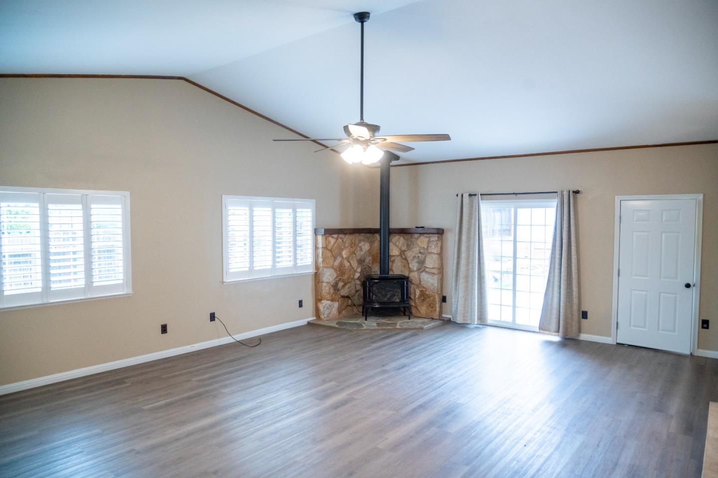 Detail Gallery Image 11 of 41 For 411 Bolado Rd, Tres Pinos,  CA 95075 - 3 Beds | 2/1 Baths