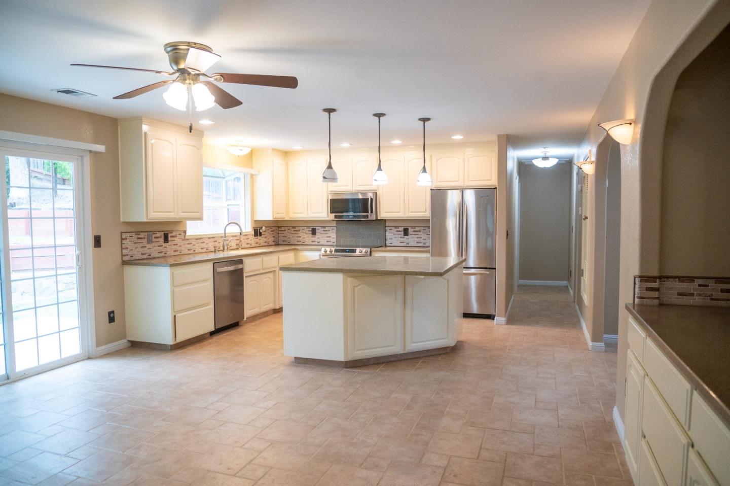 Detail Gallery Image 5 of 41 For 411 Bolado Rd, Tres Pinos,  CA 95075 - 3 Beds | 2/1 Baths