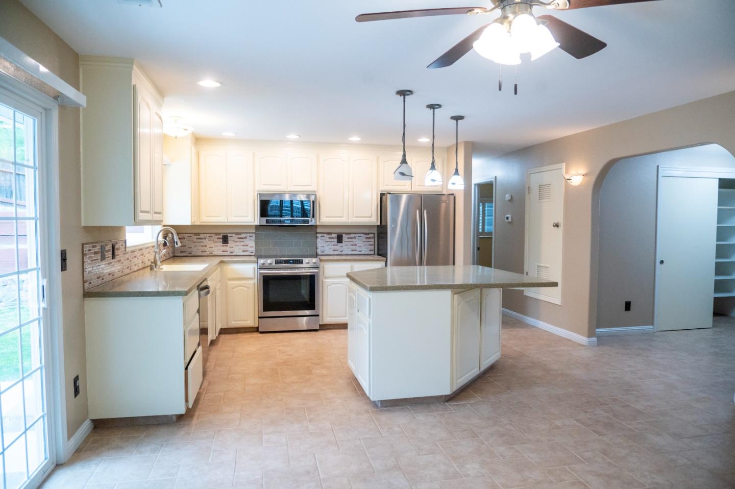 Detail Gallery Image 6 of 41 For 411 Bolado Rd, Tres Pinos,  CA 95075 - 3 Beds | 2/1 Baths