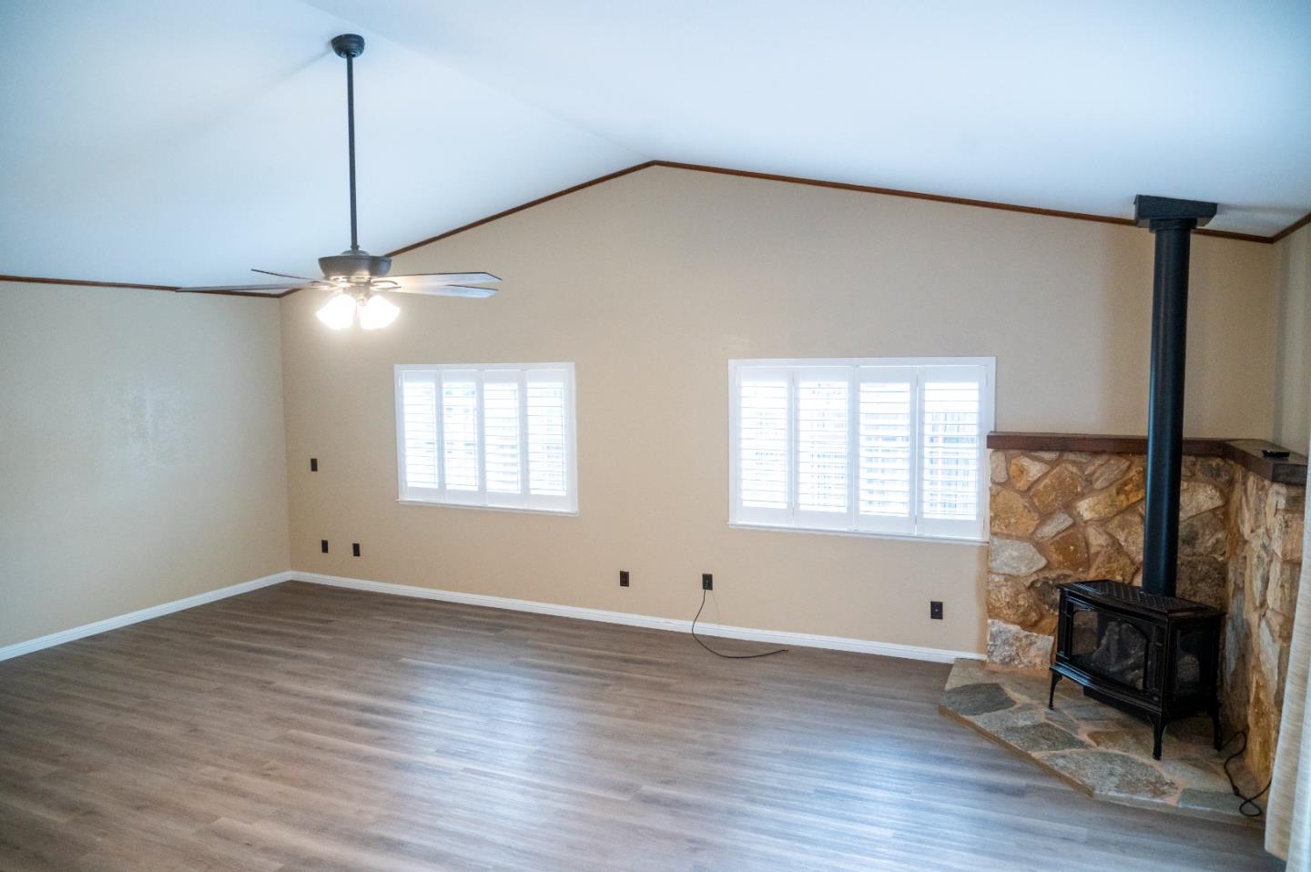 Detail Gallery Image 9 of 41 For 411 Bolado Rd, Tres Pinos,  CA 95075 - 3 Beds | 2/1 Baths