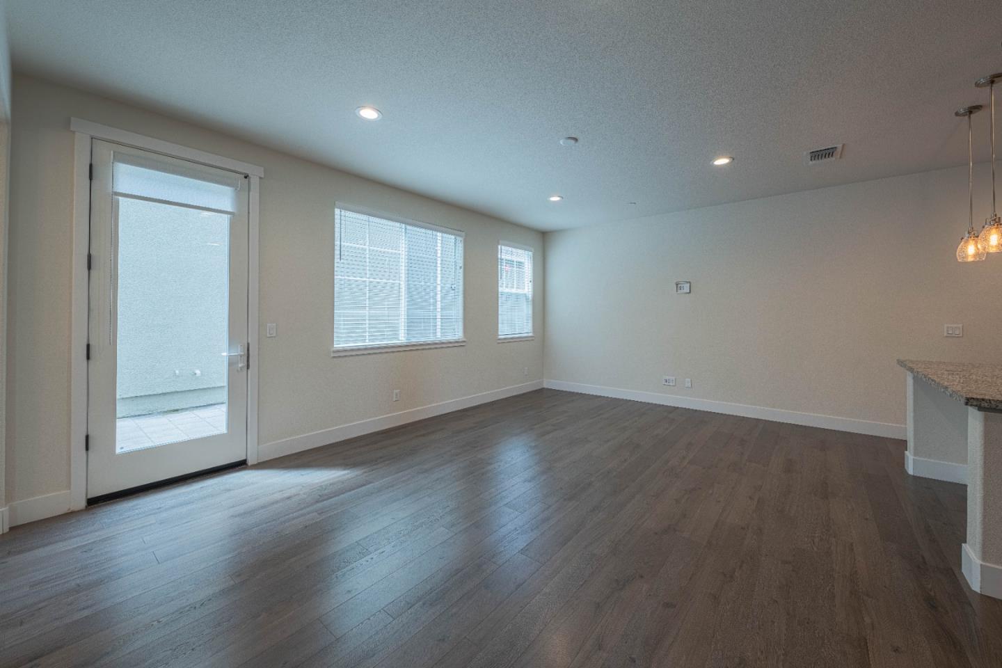 Detail Gallery Image 7 of 36 For 21606 Ord Ave, Marina,  CA 93933 - 3 Beds | 2/1 Baths