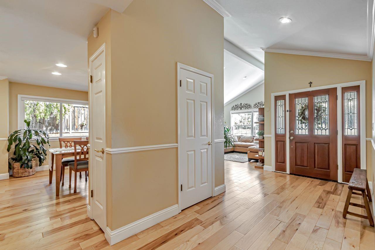 Detail Gallery Image 7 of 64 For 3187 High Meadow Ln, San Jose,  CA 95135 - 4 Beds | 2 Baths