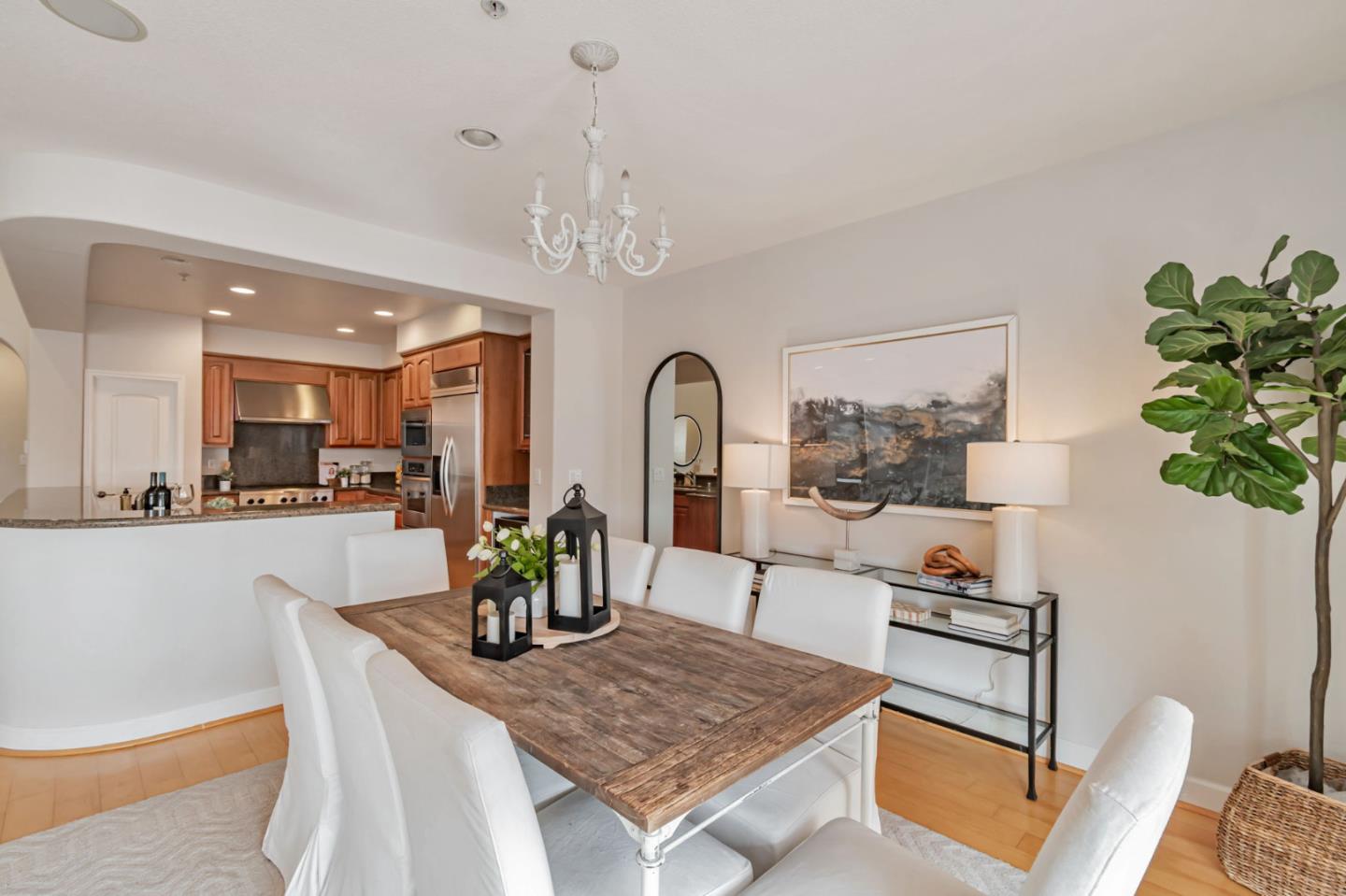 Detail Gallery Image 4 of 7 For 37 Pointe View Pl, South San Francisco,  CA 94080 - 4 Beds | 3/1 Baths
