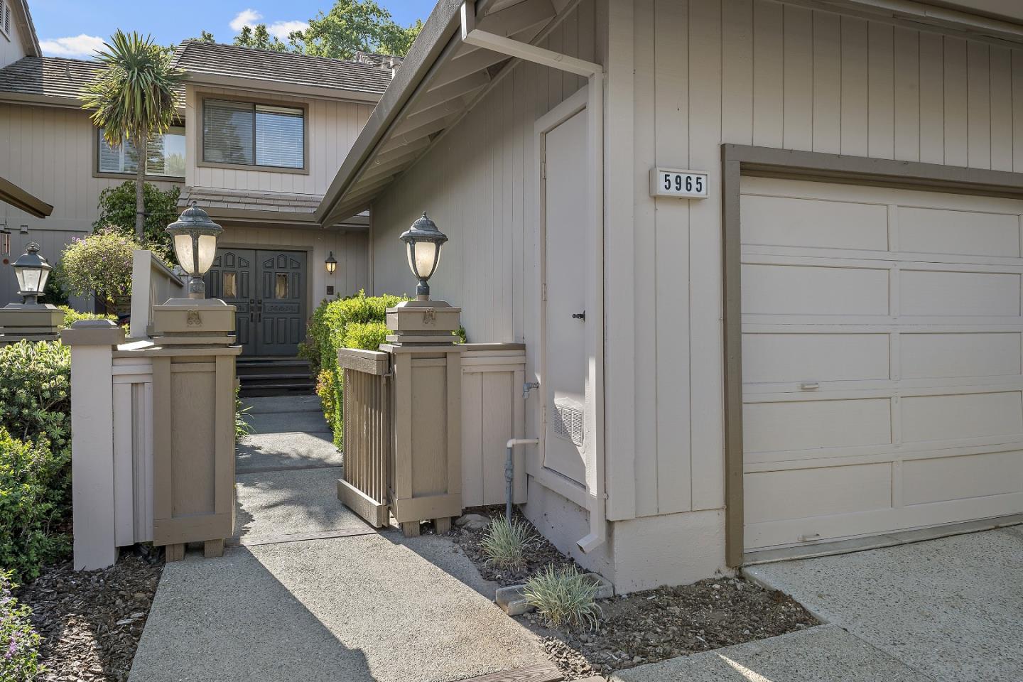 Detail Gallery Image 2 of 37 For 5965 Fiddletown Pl, San Jose,  CA 95120 - 2 Beds | 2/1 Baths