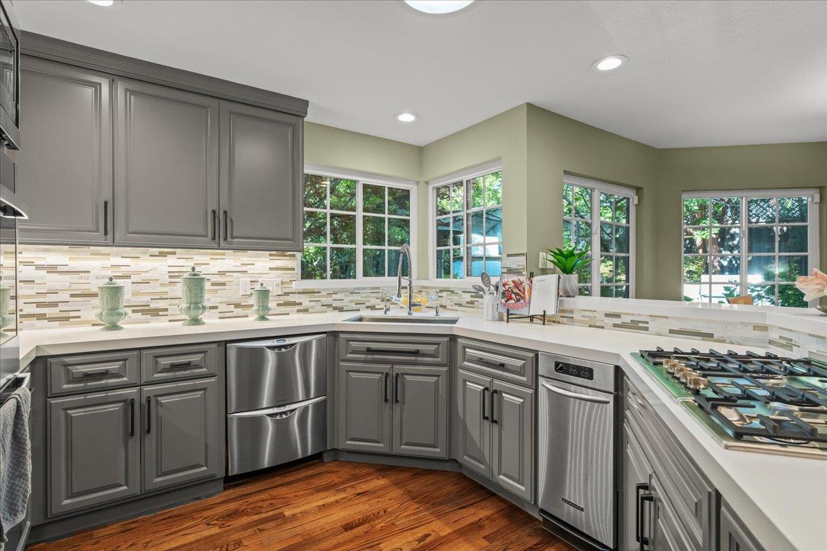 Detail Gallery Image 14 of 59 For 112 Johnson Holw, Los Gatos,  CA 95030 - 4 Beds | 3 Baths