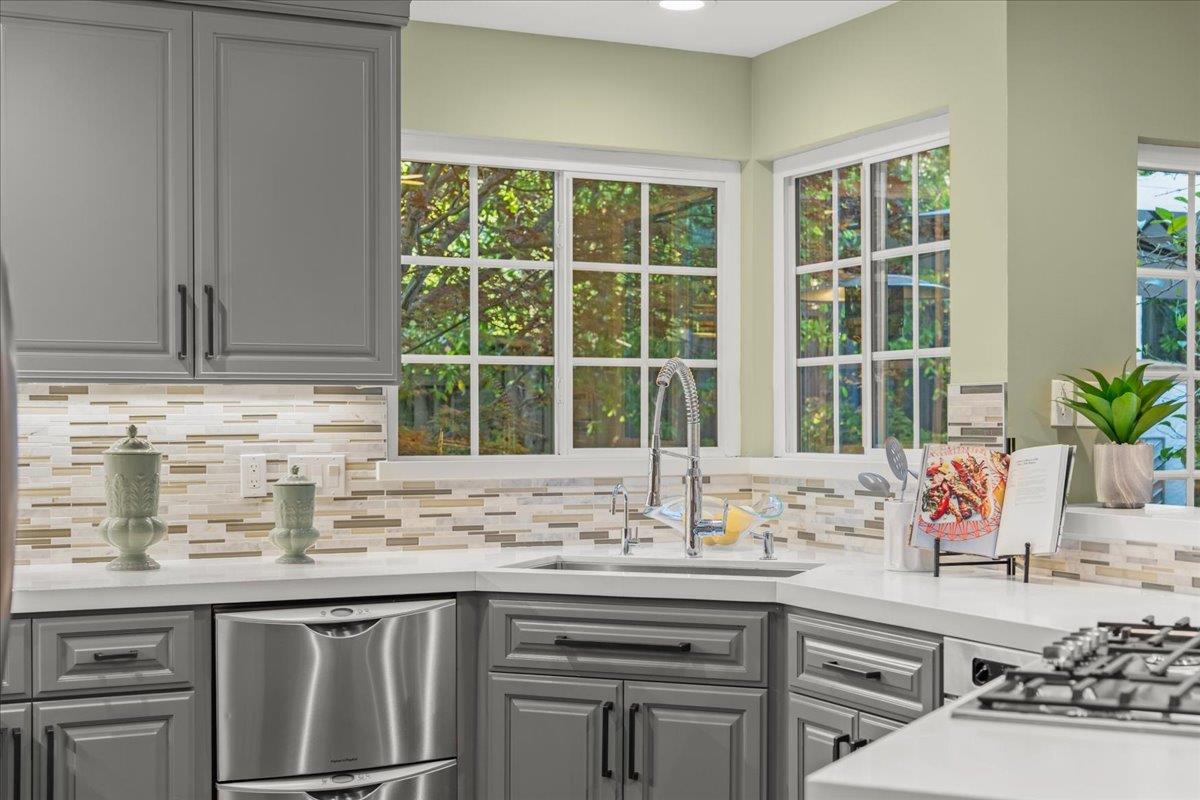 Detail Gallery Image 15 of 59 For 112 Johnson Holw, Los Gatos,  CA 95030 - 4 Beds | 3 Baths