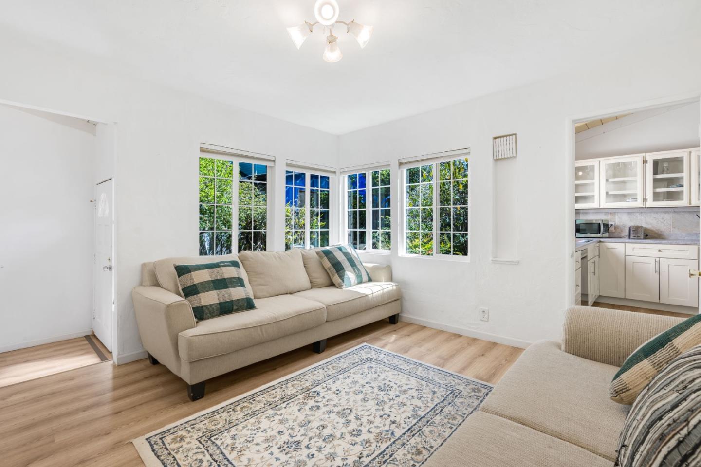 Detail Gallery Image 12 of 30 For 495 Bird Ave, Los Gatos,  CA 95032 - 4 Beds | 2 Baths