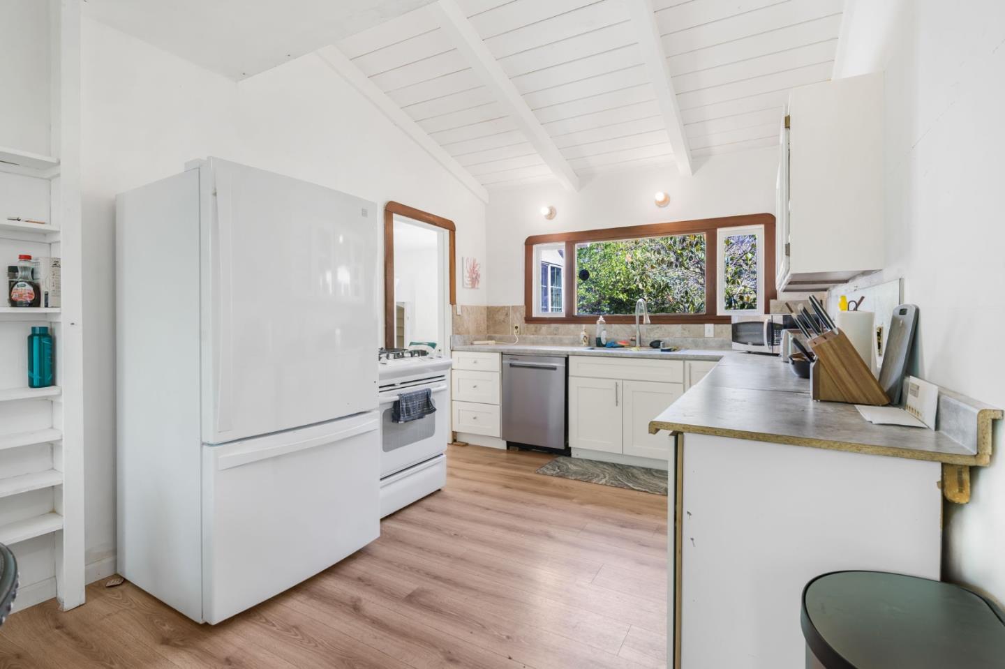 Detail Gallery Image 14 of 30 For 495 Bird Ave, Los Gatos,  CA 95032 - 4 Beds | 2 Baths