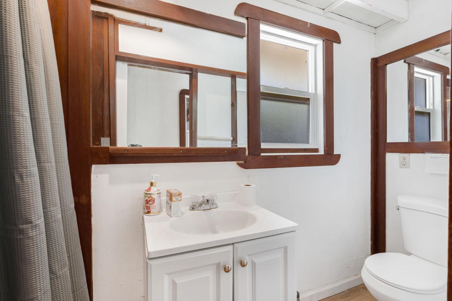 Detail Gallery Image 19 of 30 For 495 Bird Ave, Los Gatos,  CA 95032 - 4 Beds | 2 Baths