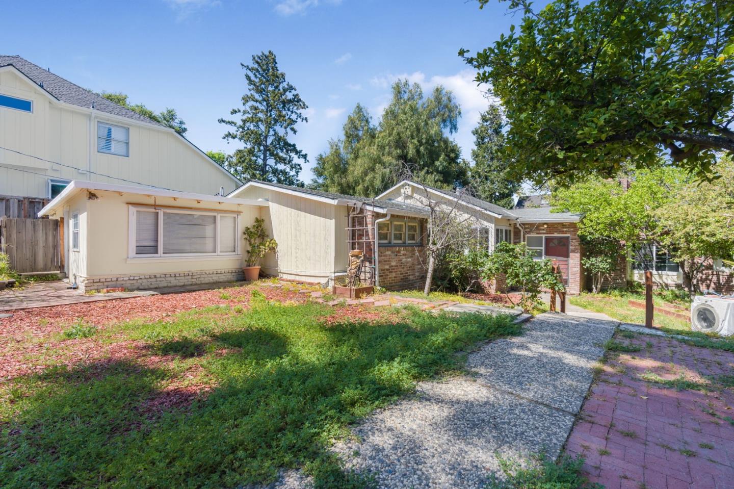 Detail Gallery Image 3 of 30 For 495 Bird Ave, Los Gatos,  CA 95032 - 4 Beds | 2 Baths