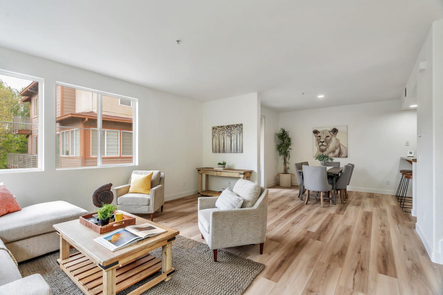 Detail Gallery Image 10 of 44 For 956 Sakura Dr, San Jose,  CA 95112 - 3 Beds | 2/1 Baths