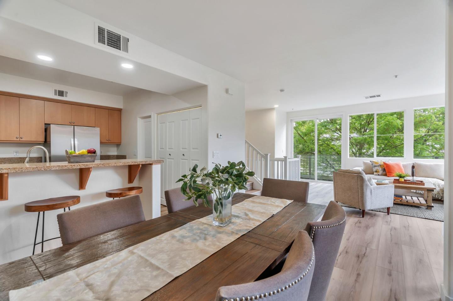 Detail Gallery Image 16 of 44 For 956 Sakura Dr, San Jose,  CA 95112 - 3 Beds | 2/1 Baths