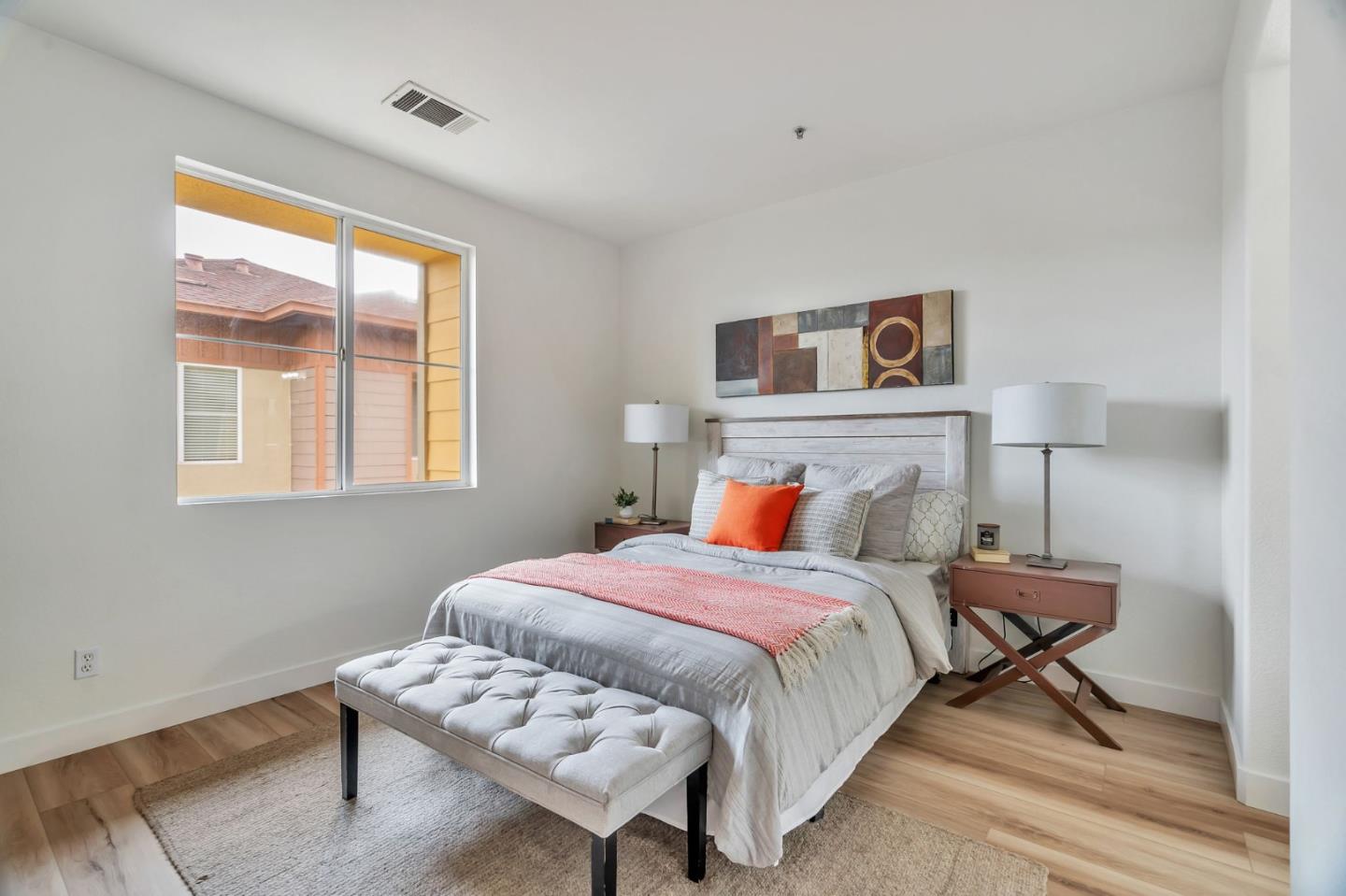 Detail Gallery Image 17 of 44 For 956 Sakura Dr, San Jose,  CA 95112 - 3 Beds | 2/1 Baths
