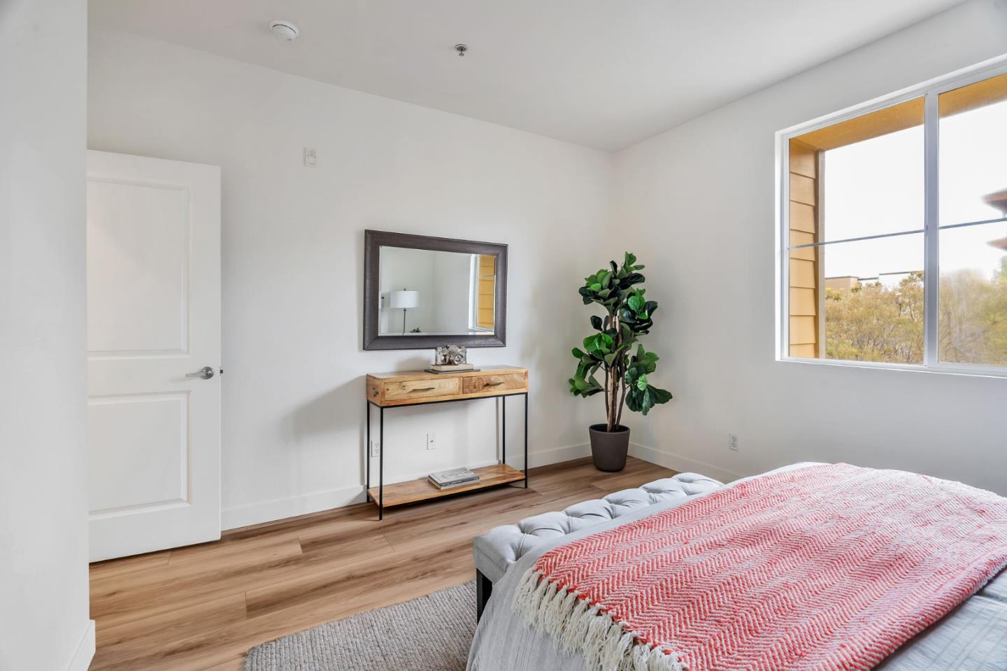 Detail Gallery Image 18 of 44 For 956 Sakura Dr, San Jose,  CA 95112 - 3 Beds | 2/1 Baths