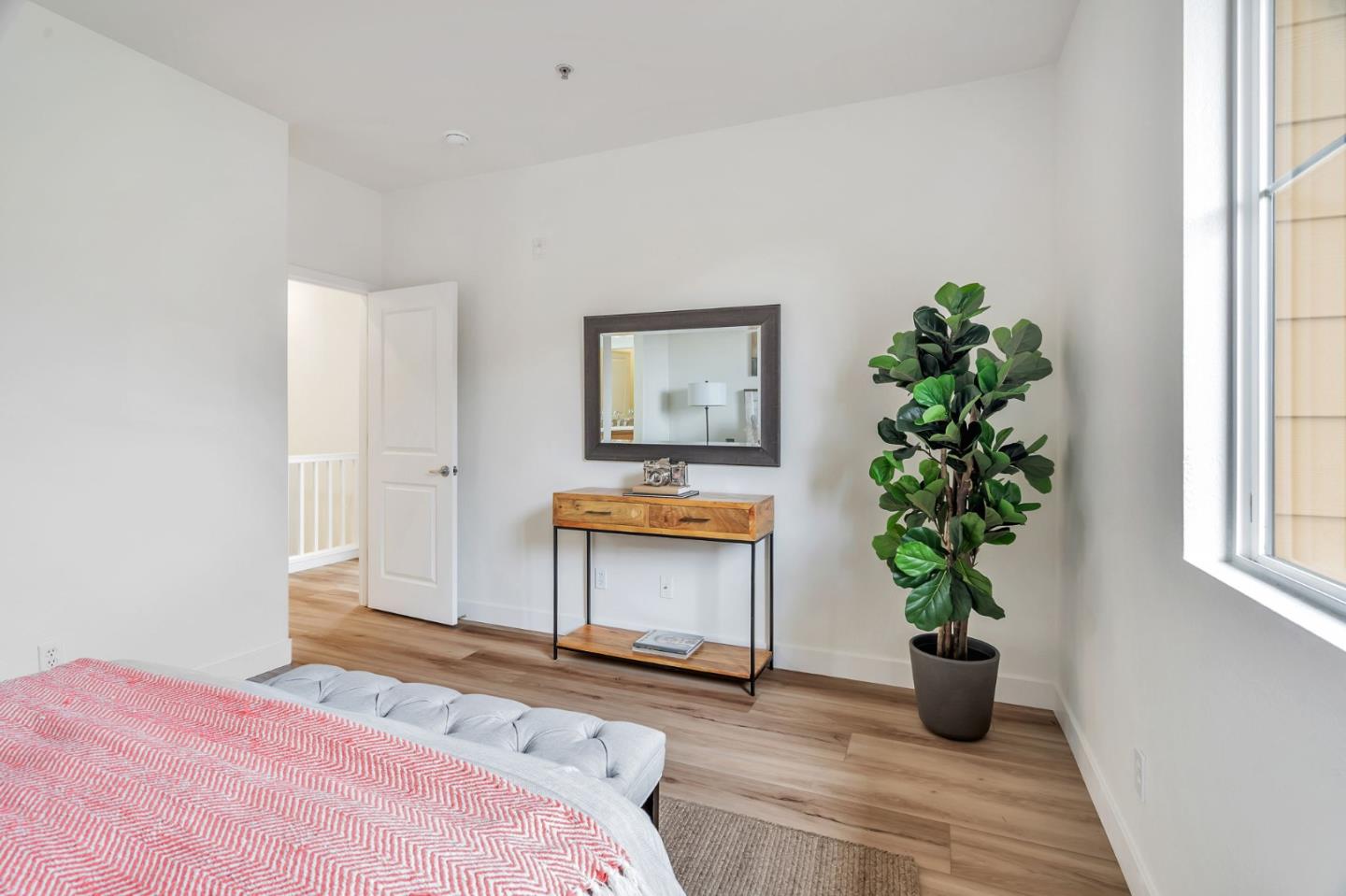 Detail Gallery Image 19 of 44 For 956 Sakura Dr, San Jose,  CA 95112 - 3 Beds | 2/1 Baths