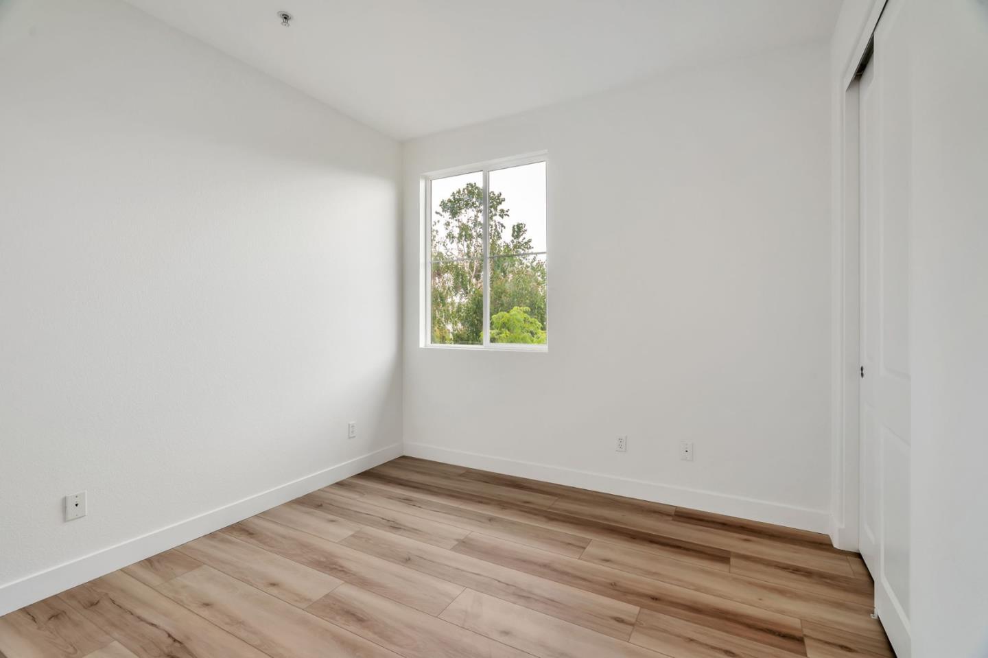 Detail Gallery Image 20 of 44 For 956 Sakura Dr, San Jose,  CA 95112 - 3 Beds | 2/1 Baths