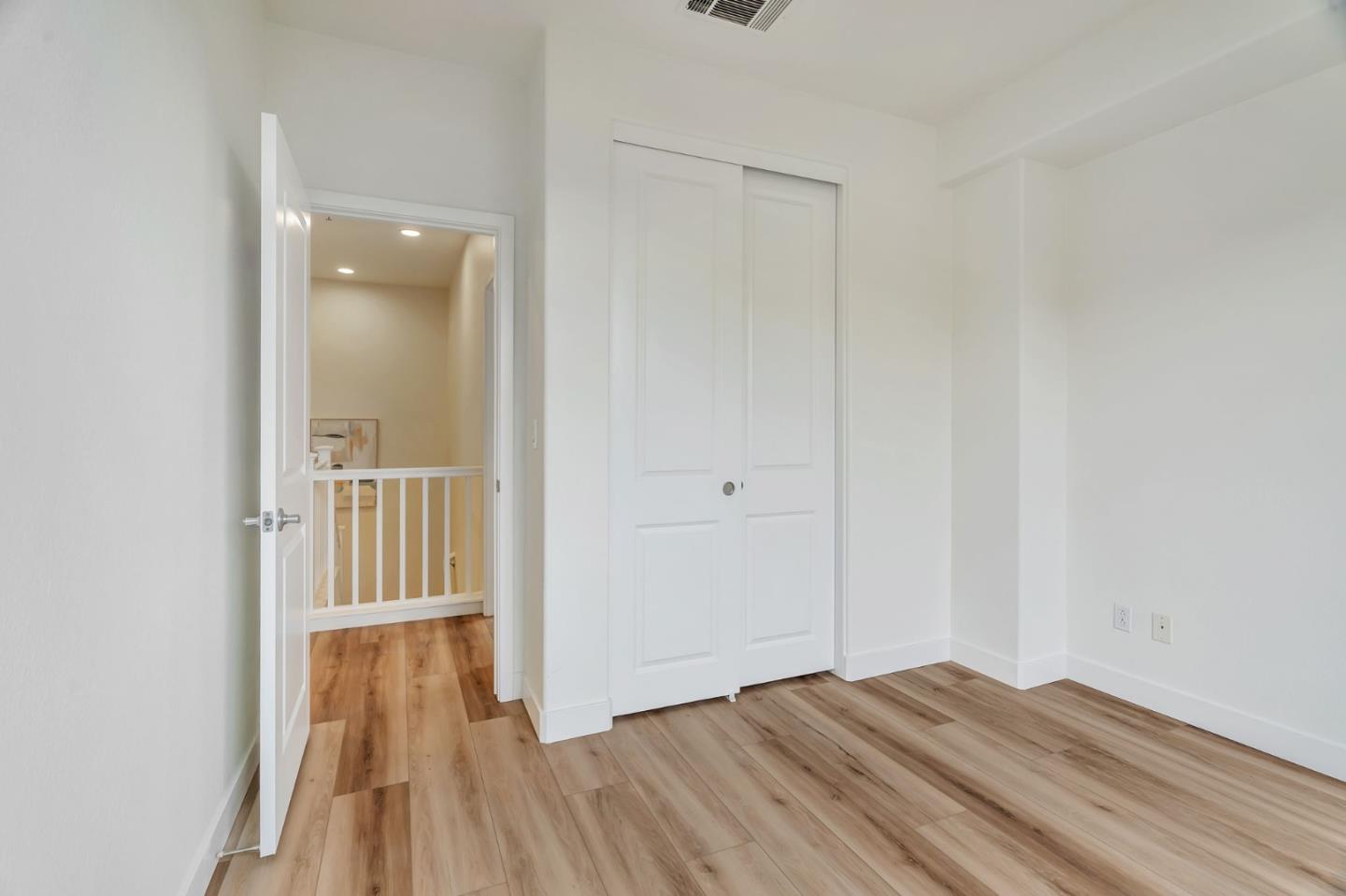 Detail Gallery Image 22 of 44 For 956 Sakura Dr, San Jose,  CA 95112 - 3 Beds | 2/1 Baths