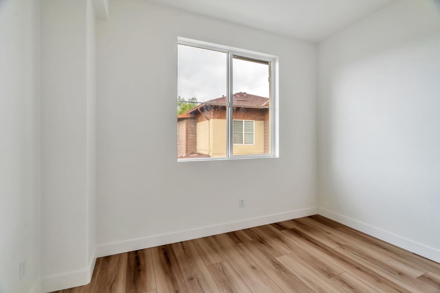 Detail Gallery Image 24 of 44 For 956 Sakura Dr, San Jose,  CA 95112 - 3 Beds | 2/1 Baths