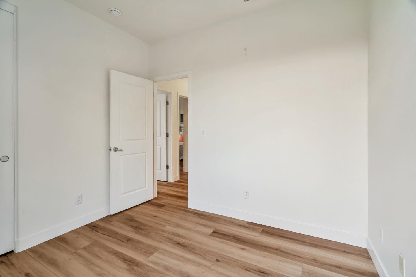 Detail Gallery Image 25 of 44 For 956 Sakura Dr, San Jose,  CA 95112 - 3 Beds | 2/1 Baths