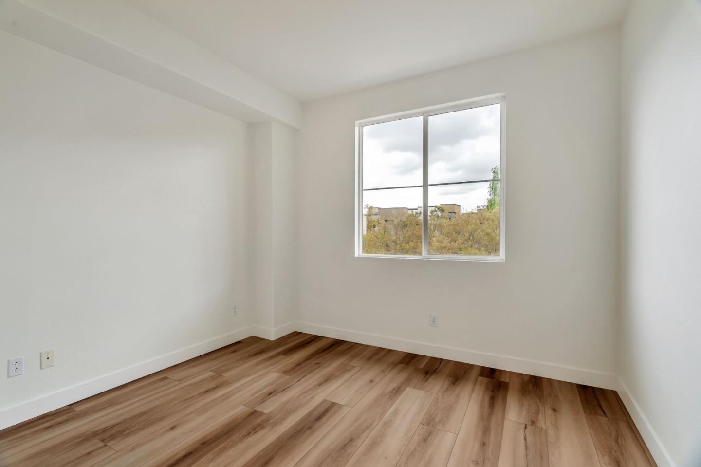 Detail Gallery Image 27 of 44 For 956 Sakura Dr, San Jose,  CA 95112 - 3 Beds | 2/1 Baths
