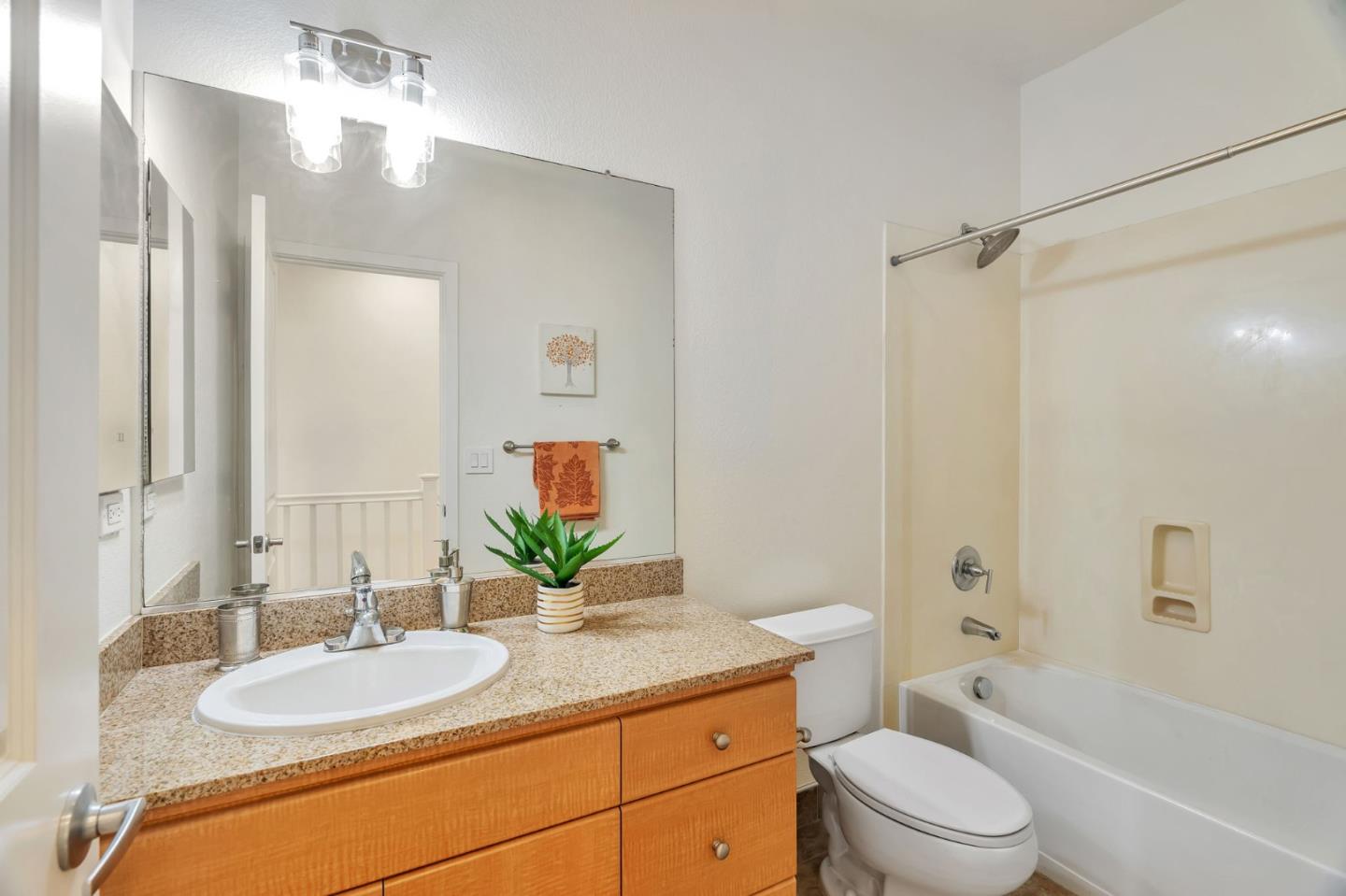 Detail Gallery Image 30 of 44 For 956 Sakura Dr, San Jose,  CA 95112 - 3 Beds | 2/1 Baths