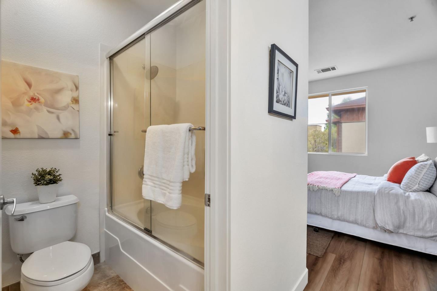 Detail Gallery Image 33 of 44 For 956 Sakura Dr, San Jose,  CA 95112 - 3 Beds | 2/1 Baths