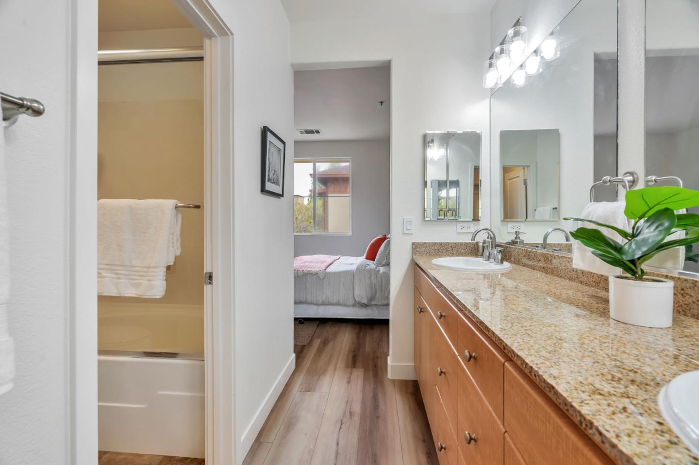 Detail Gallery Image 36 of 44 For 956 Sakura Dr, San Jose,  CA 95112 - 3 Beds | 2/1 Baths
