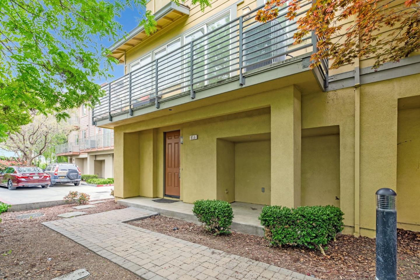 Detail Gallery Image 5 of 44 For 956 Sakura Dr, San Jose,  CA 95112 - 3 Beds | 2/1 Baths