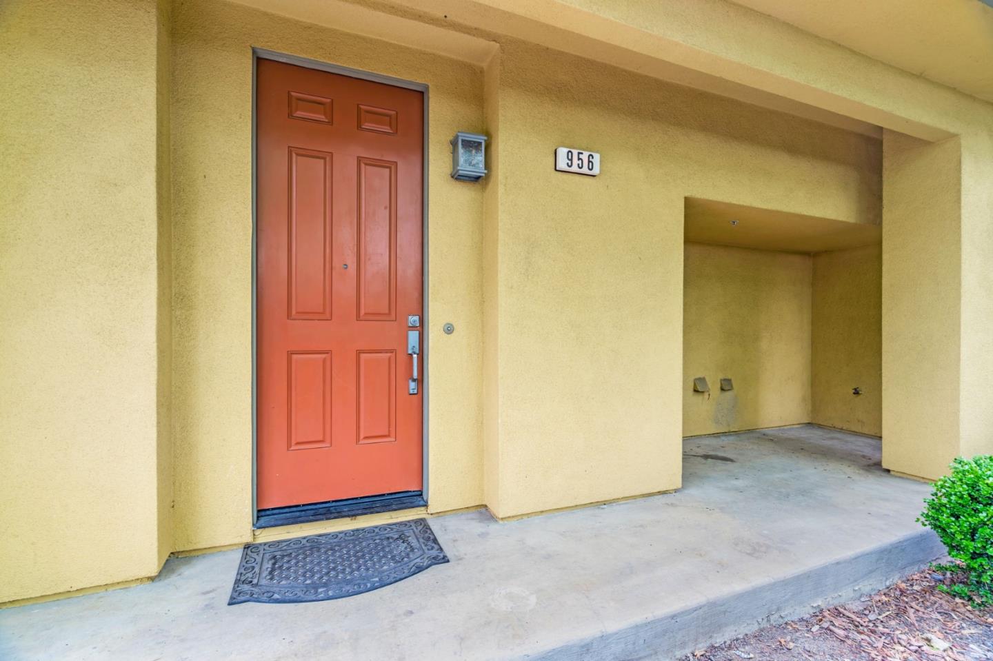 Detail Gallery Image 6 of 44 For 956 Sakura Dr, San Jose,  CA 95112 - 3 Beds | 2/1 Baths