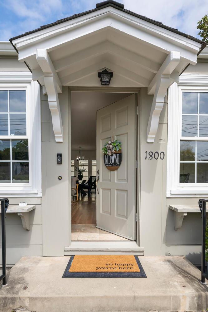 Detail Gallery Image 2 of 15 For 1800 Robin Whipple Way, Belmont,  CA 94002 - 2 Beds | 1 Baths