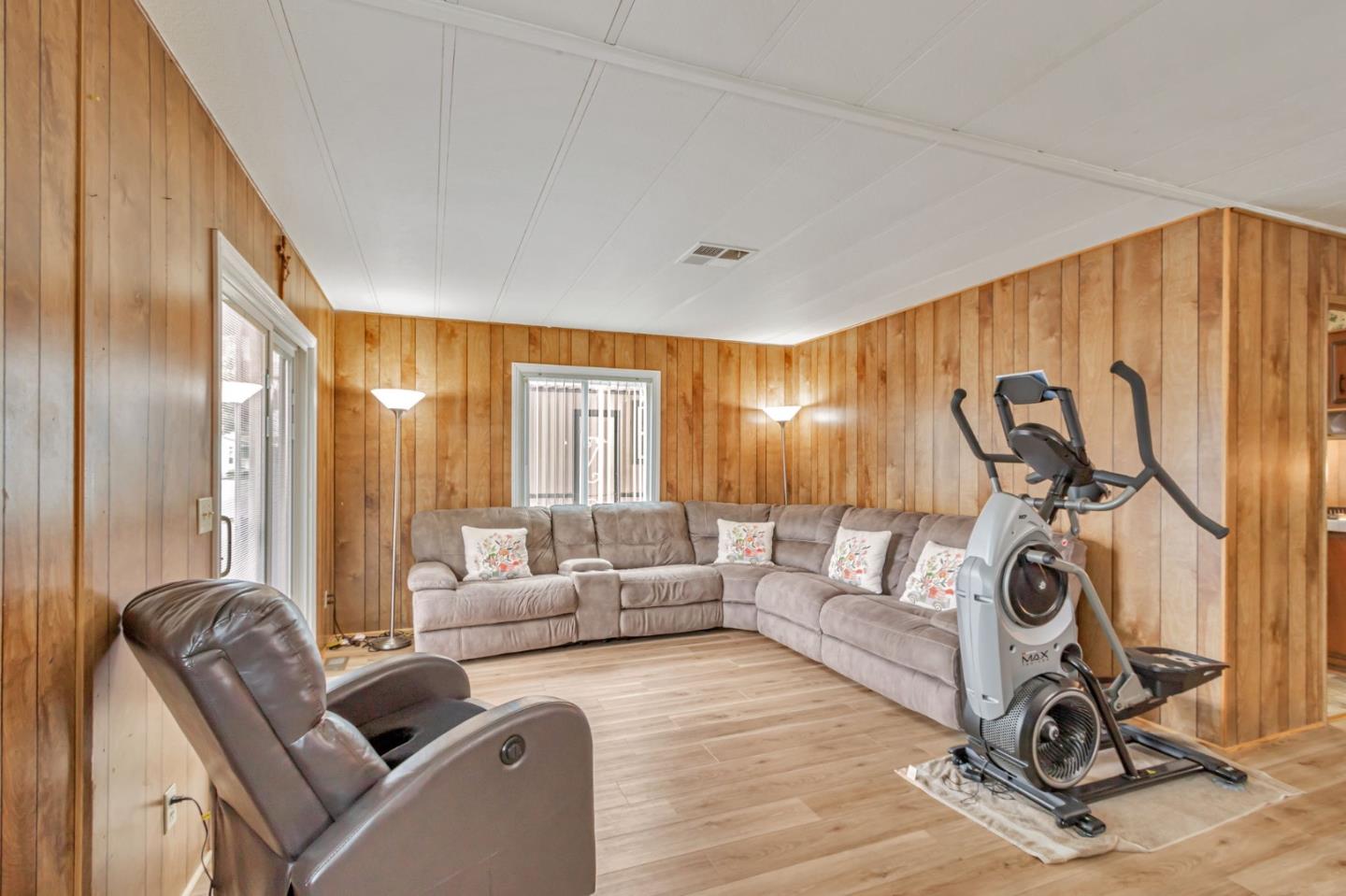 Detail Gallery Image 3 of 27 For 2052 Gold St #119,  Alviso,  CA 95002 - 3 Beds | 2 Baths