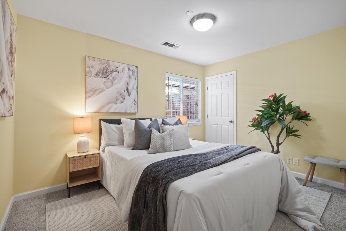 Detail Gallery Image 15 of 27 For 1040 Patricia Ave, San Mateo,  CA 94401 - 5 Beds | 2 Baths