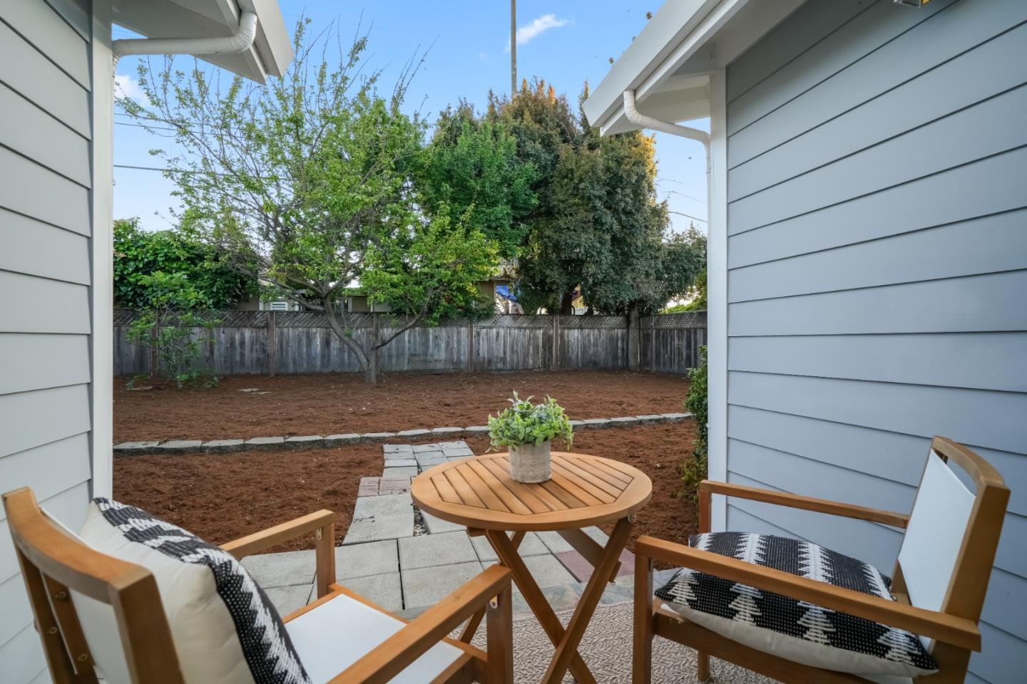 Detail Gallery Image 24 of 27 For 1040 Patricia Ave, San Mateo,  CA 94401 - 5 Beds | 2 Baths