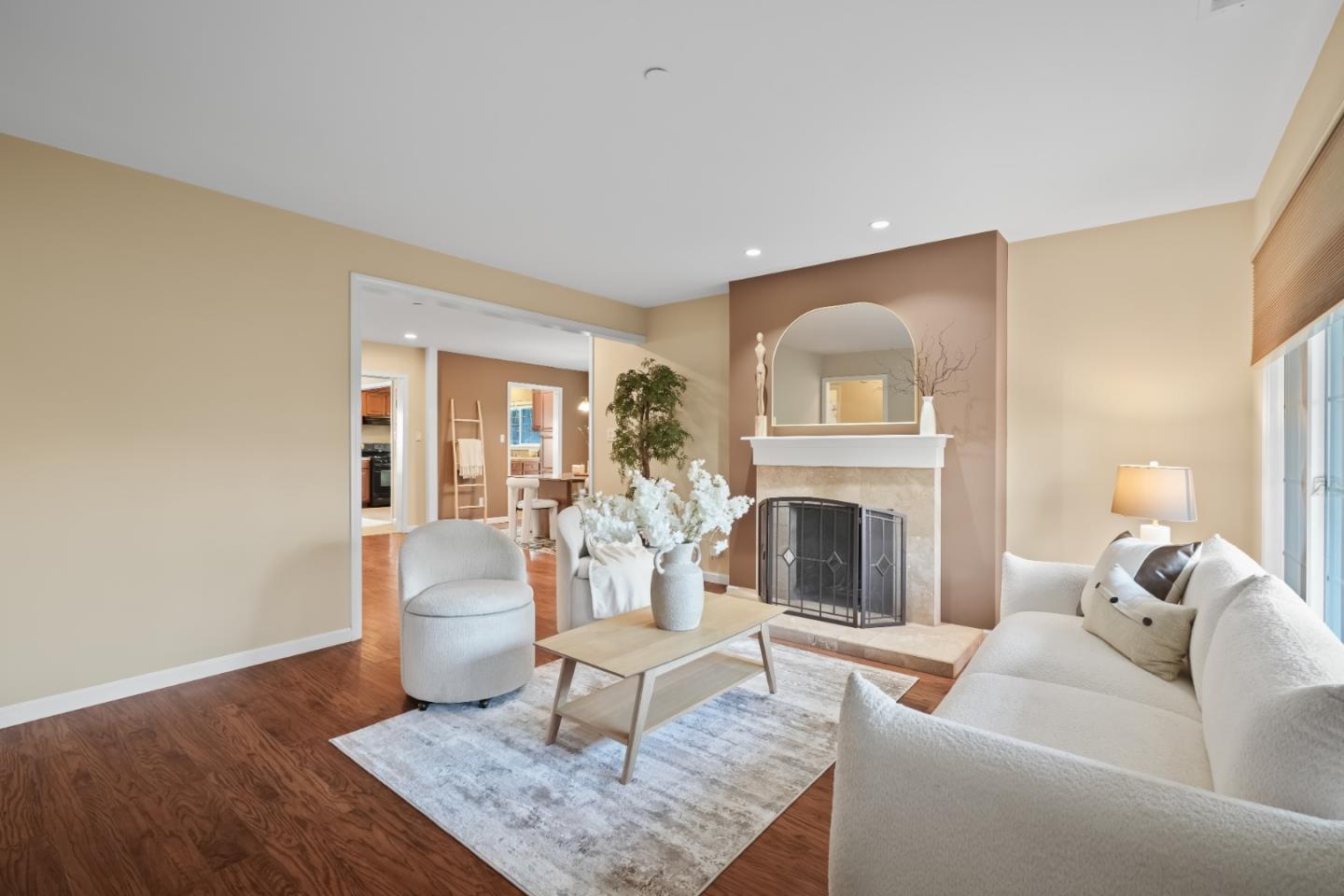 Detail Gallery Image 4 of 27 For 1040 Patricia Ave, San Mateo,  CA 94401 - 5 Beds | 2 Baths