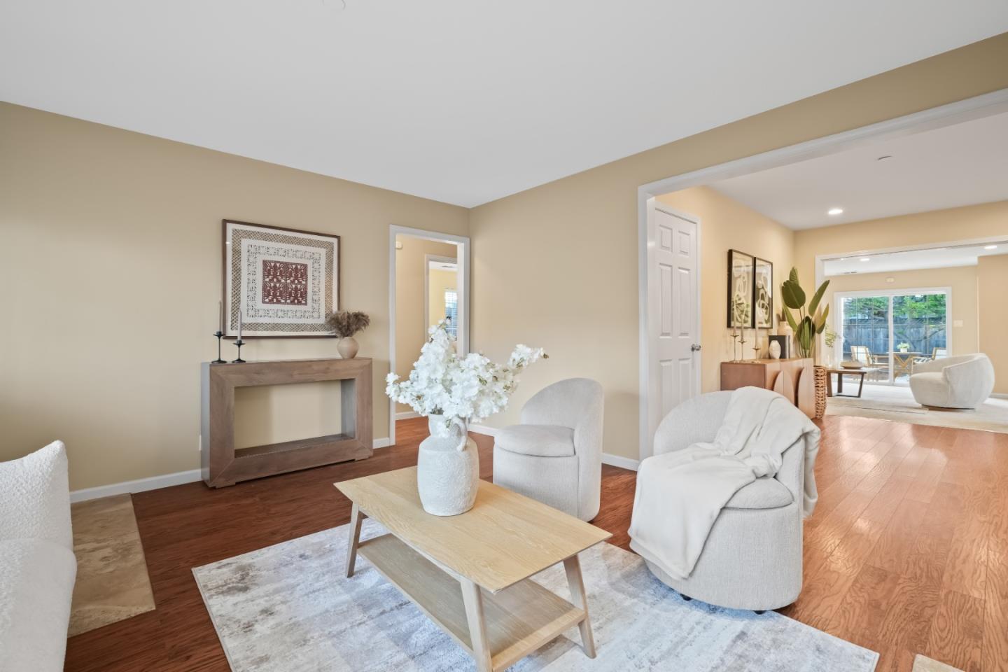 Detail Gallery Image 6 of 27 For 1040 Patricia Ave, San Mateo,  CA 94401 - 5 Beds | 2 Baths