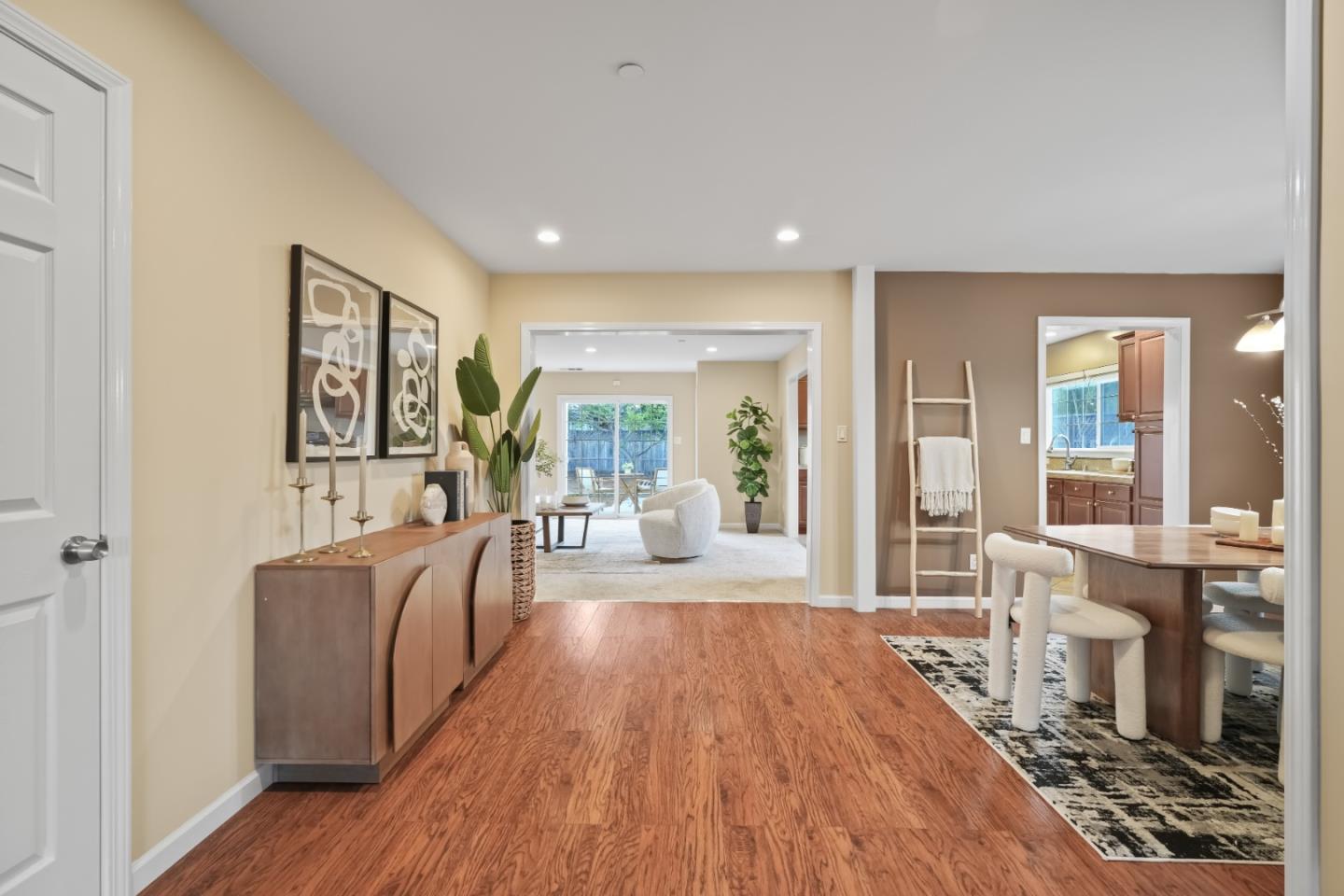 Detail Gallery Image 7 of 27 For 1040 Patricia Ave, San Mateo,  CA 94401 - 5 Beds | 2 Baths