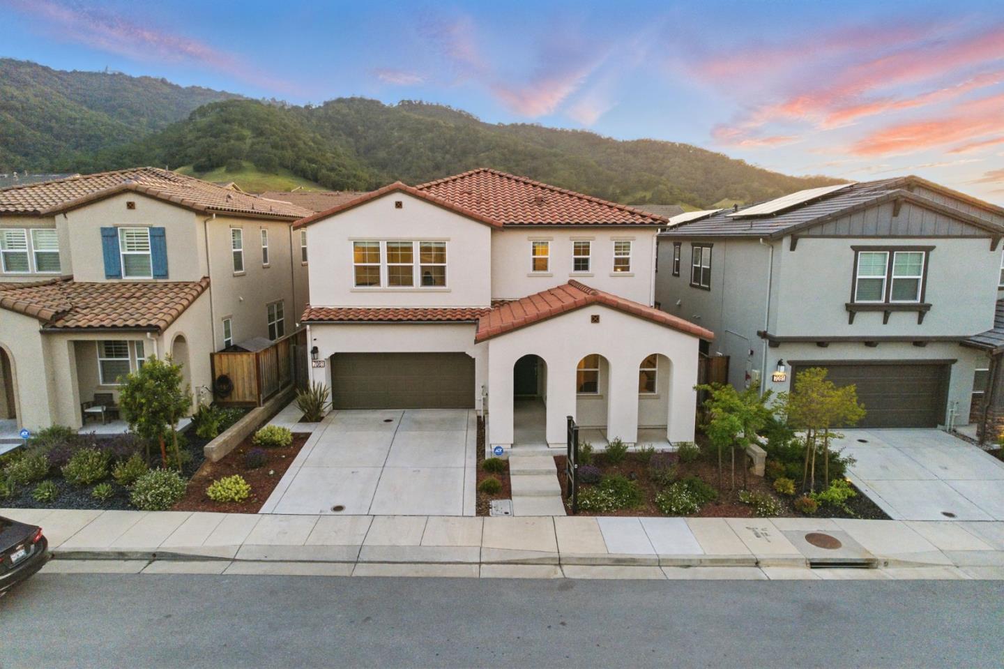 Detail Gallery Image 3 of 89 For 7081 Kirigin Way, Gilroy,  CA 95020 - 5 Beds | 3 Baths