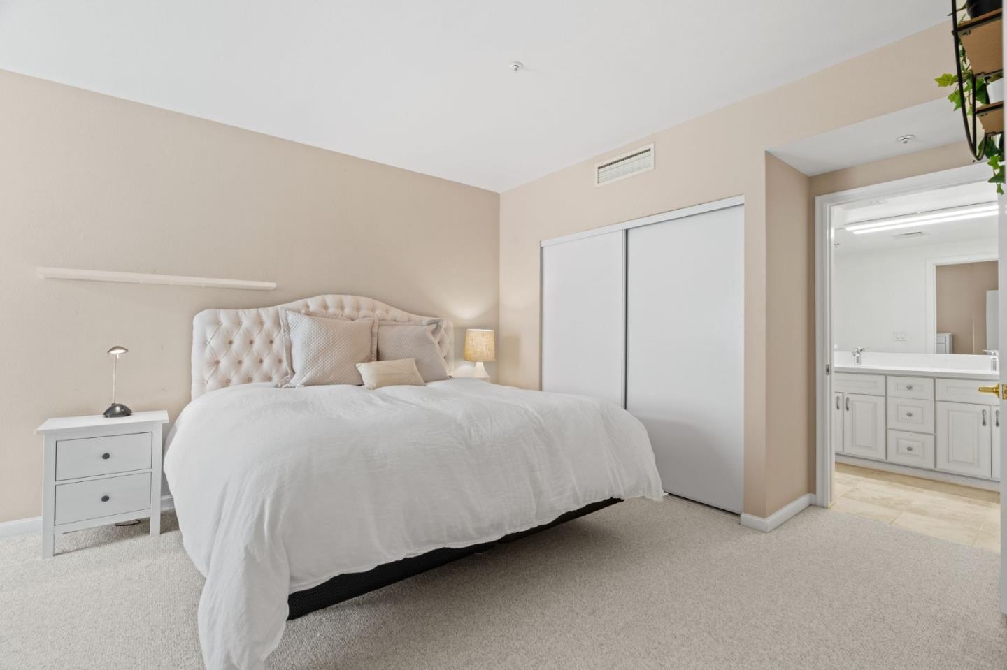 Detail Gallery Image 13 of 23 For 550 Ortega Ave #B321,  Mountain View,  CA 94040 - 2 Beds | 2 Baths