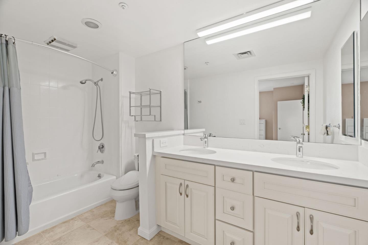Detail Gallery Image 14 of 23 For 550 Ortega Ave #B321,  Mountain View,  CA 94040 - 2 Beds | 2 Baths